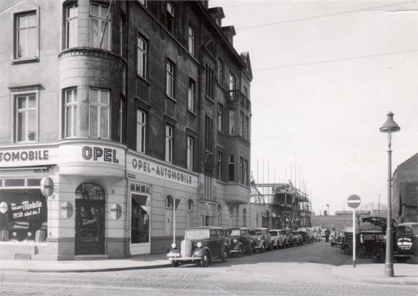 OPel Bauer Gründungssitz auf der Frankfurter Strasse / Ecke Arnsberger Strasse